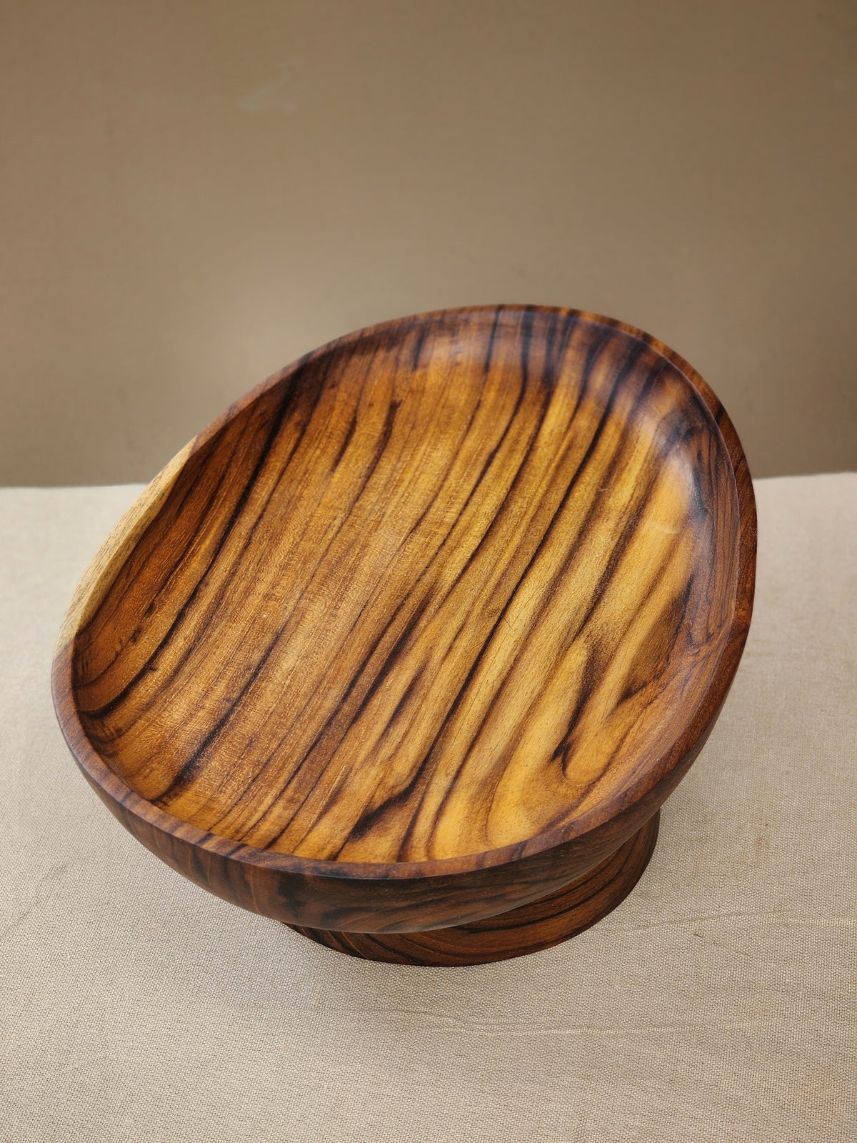 Oval Pedestal