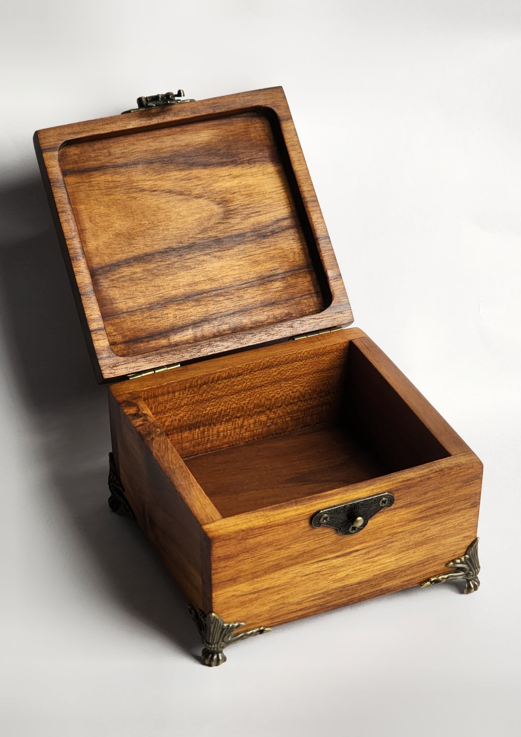 Wooden Jewelery Chest